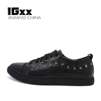 IGxx erkek ayakkabıları Metal Perçin Bant Sivri Ayakkabı Erkekler Için Deri Moda erkek Rahat Sokak Punk Kaykay Ayakkabı